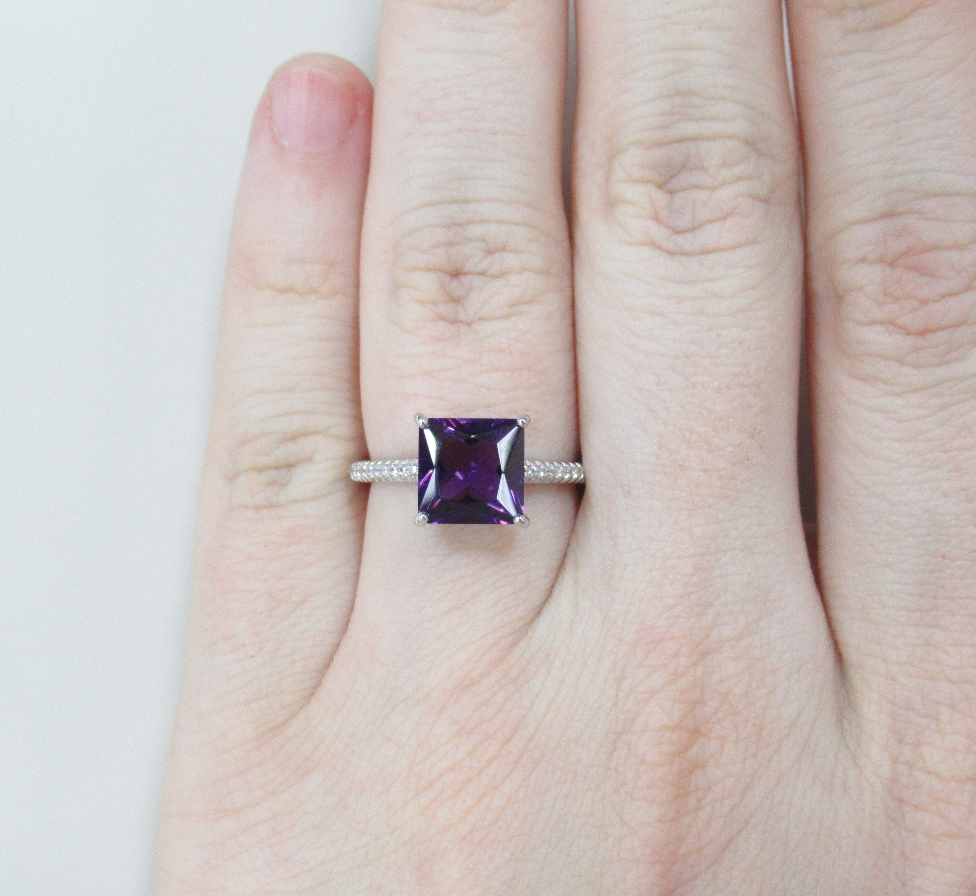 Серебряное кольцо с аметистом